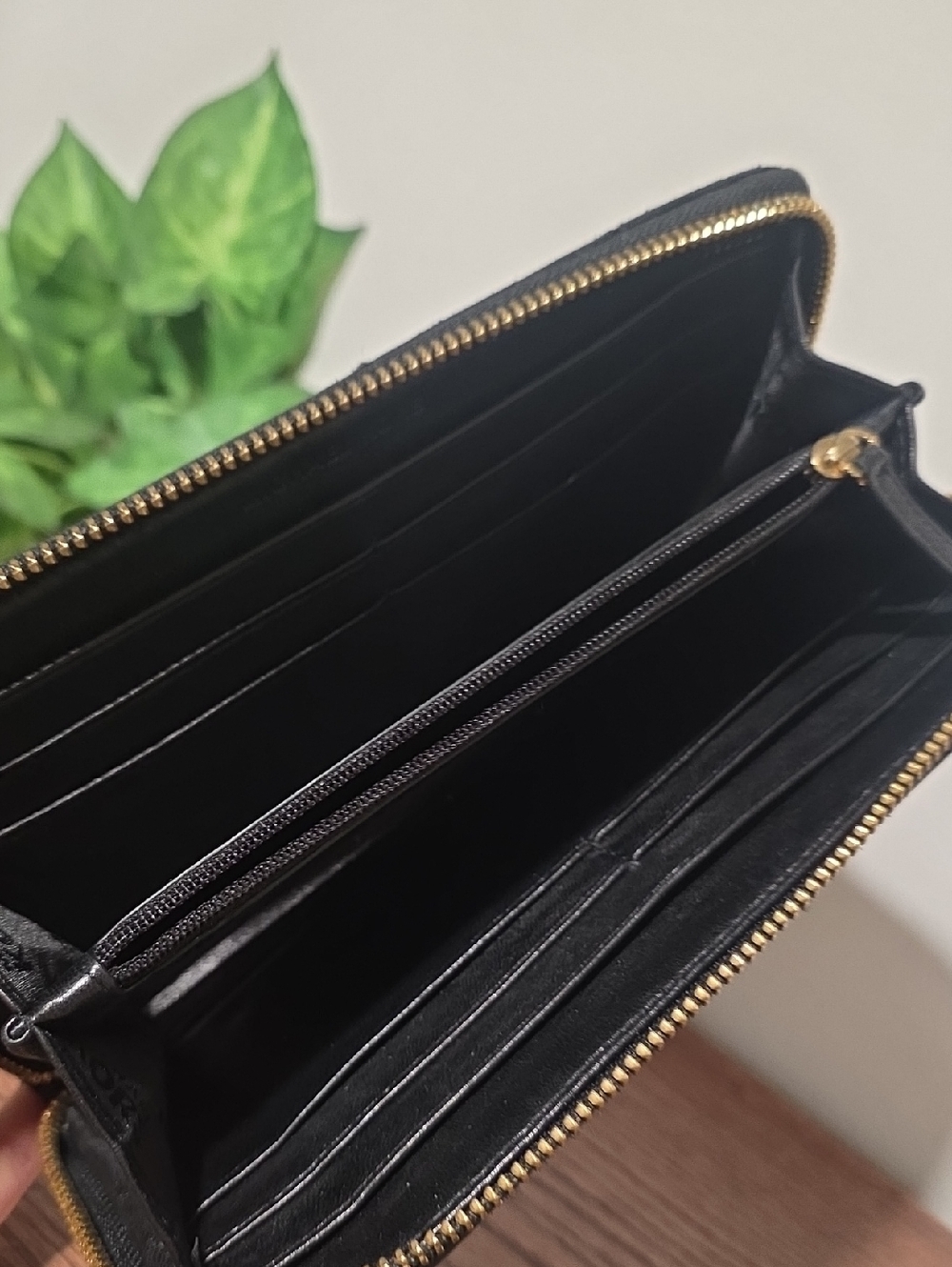 Michael Kors Black Leather Quilted Wallet - Picture 6 of 7